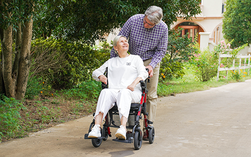 Can you sit and move on a rollator walker?
